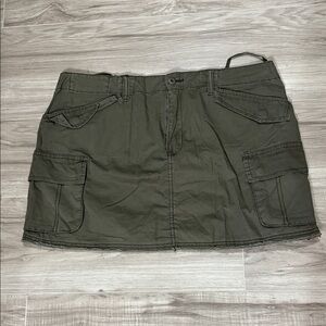 Blank NYC Olive Cargo Mini Skirt Size 30